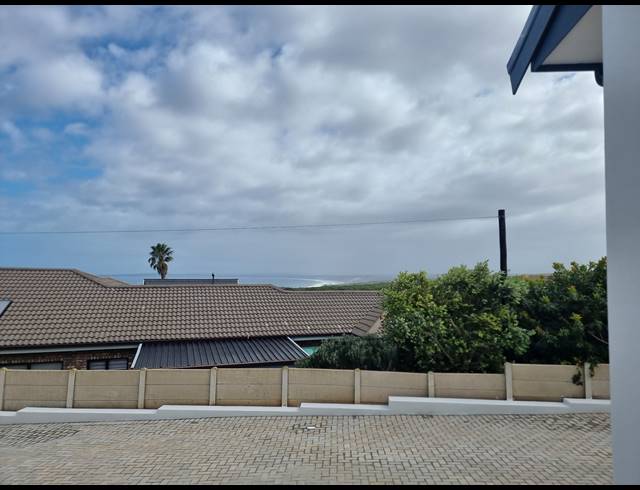 3 BEDROOM DUET FOR SALE IN DANA BAY